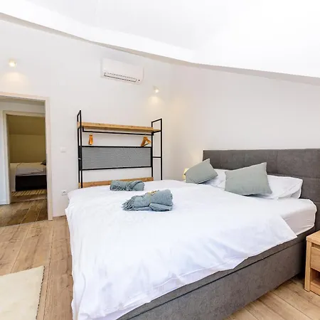 Silent Luxury Apartment *
